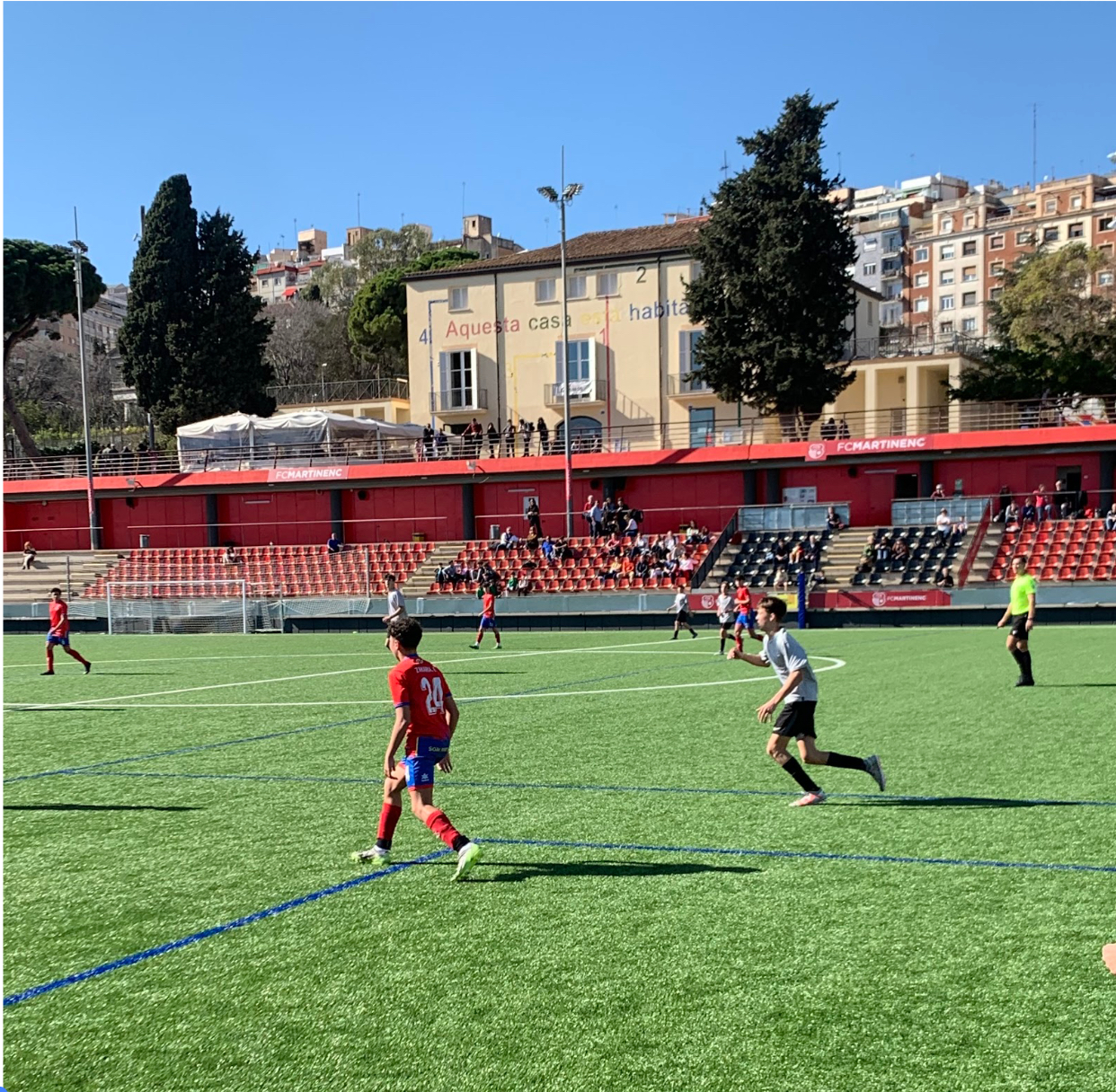El F.C. Martinenc es un club fundat al 1909, originalment al barri de Sant Mart&iacute;, d&rsquo;on va agafar el seu nom, establint-se al